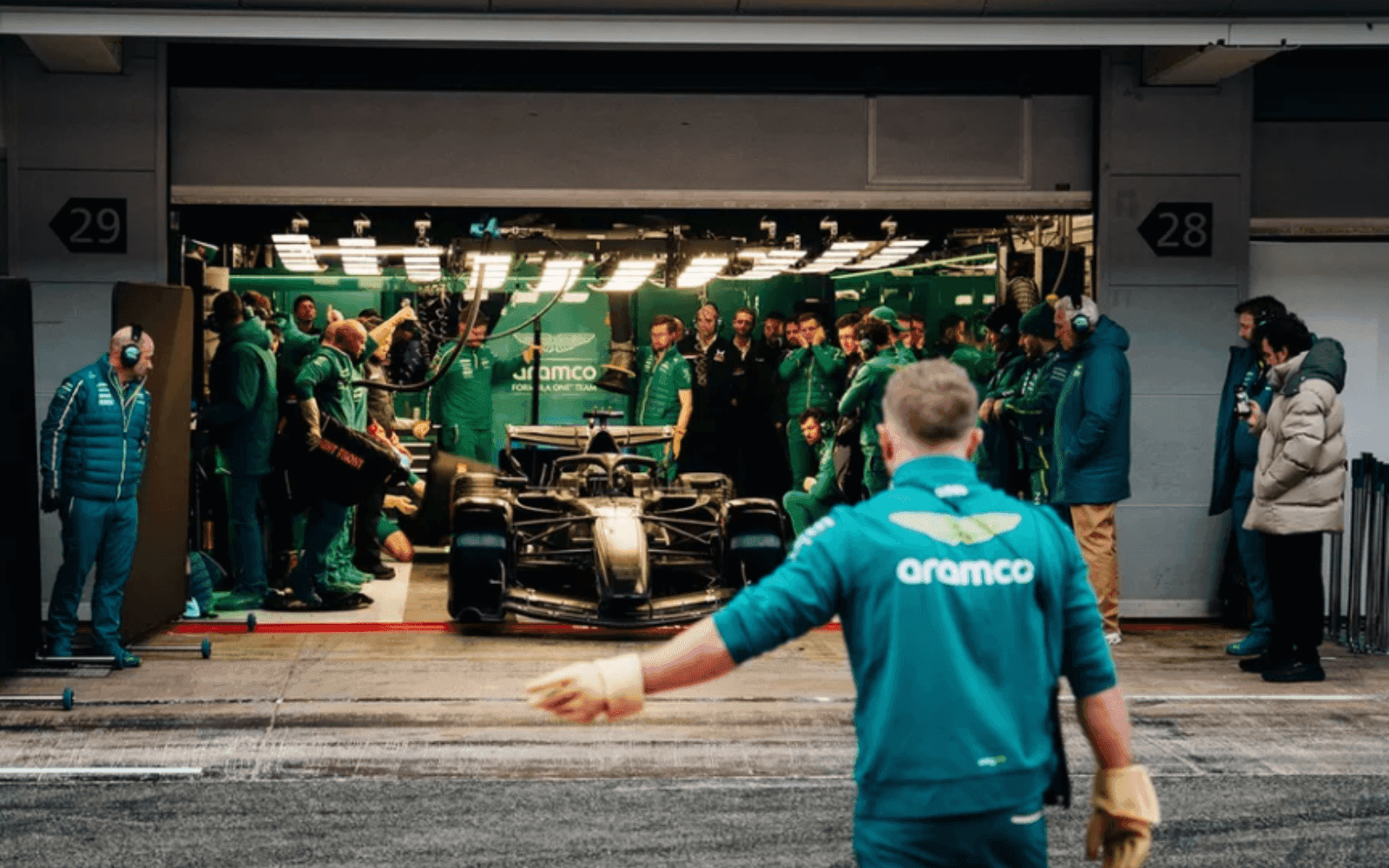 F1 Shakedown Βαρκελώνης 4η μέρα: Προβλήματα για την Aston Martin
