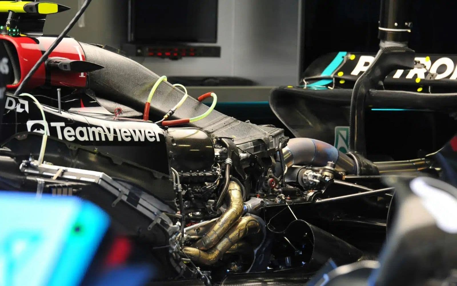 F1: Η Petronas δίνει μάχη με τον χρόνο για να πάρουν έγκριση τα καύσιμα της