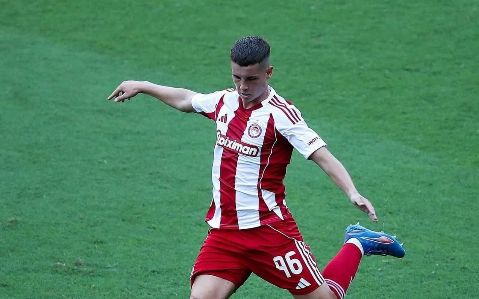 Ο Χρήστος Μουζακίτης παραλαμβάνει το European Golden Boy Web 2025