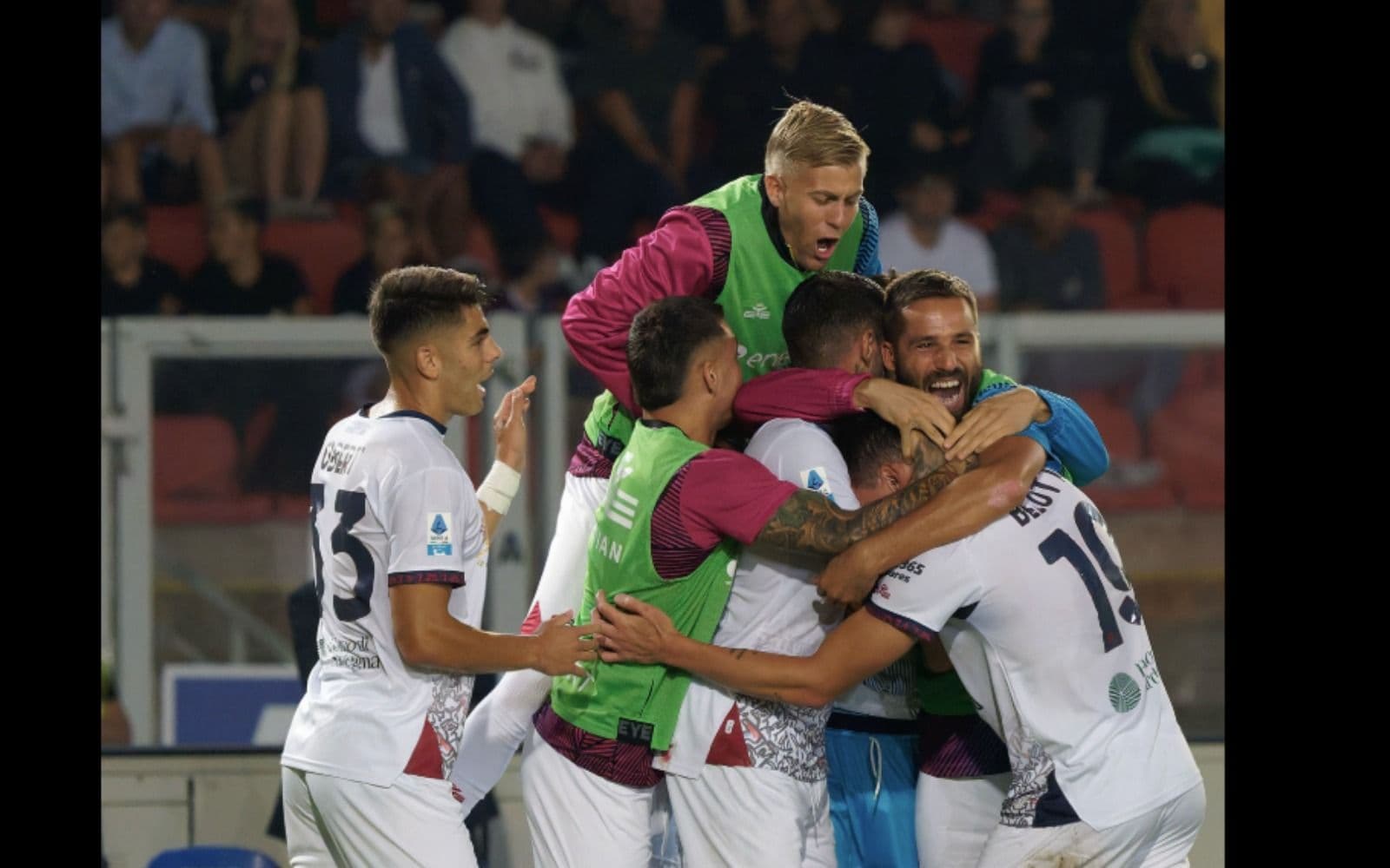 Σέριε Α: Τα βρήκε σκούρα στο Κάλιαρι η Ρόμα. Πολύτιμο τρίποντο για τους Σαρδηνούς.