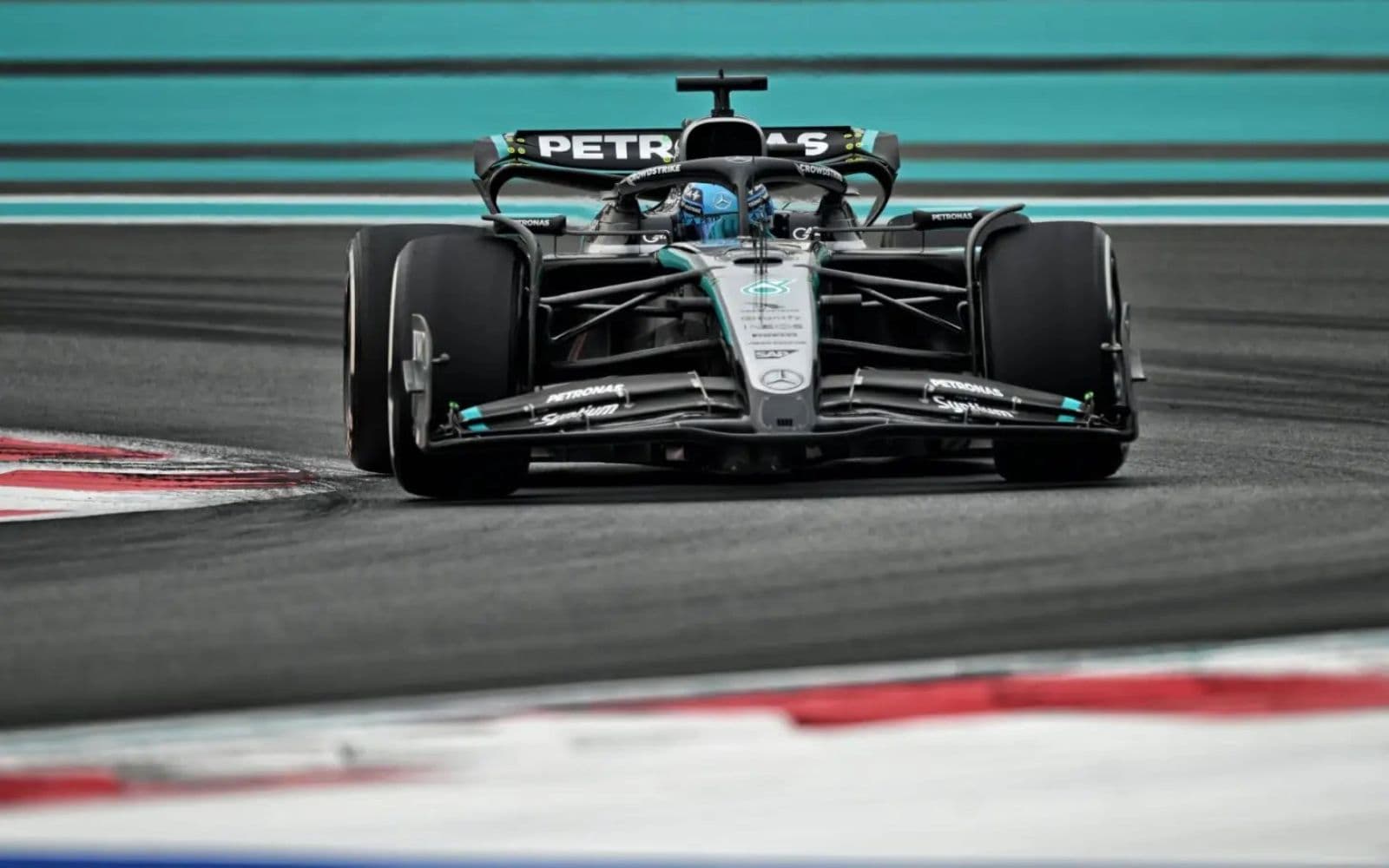 F1: O Russell μπήκε στη μάχη για την Pole