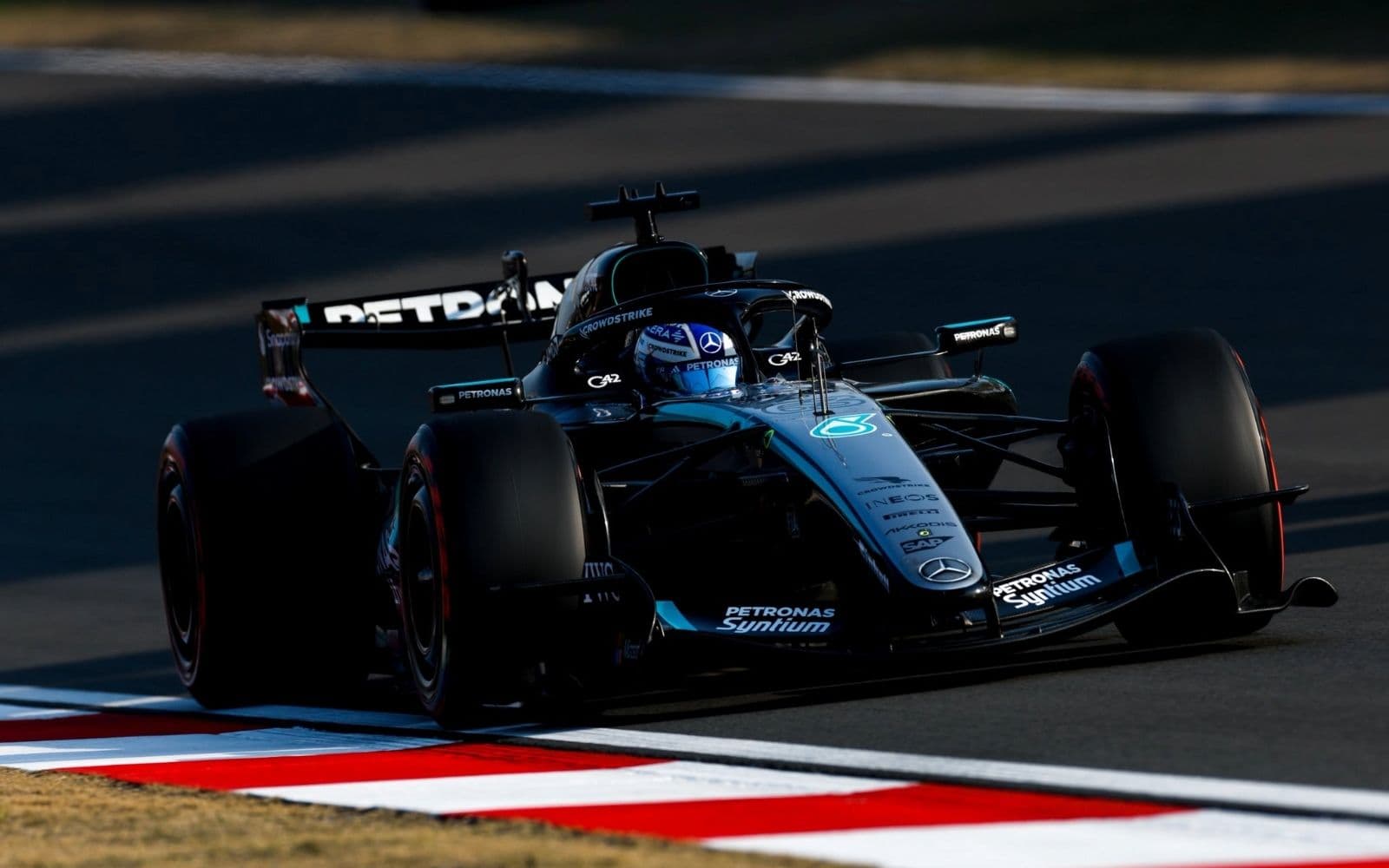 F1 Κινεζικό Grand Prix Sprint: Νικητής ο Russell μετά από μεγάλη μάχη με τον Hamilton 