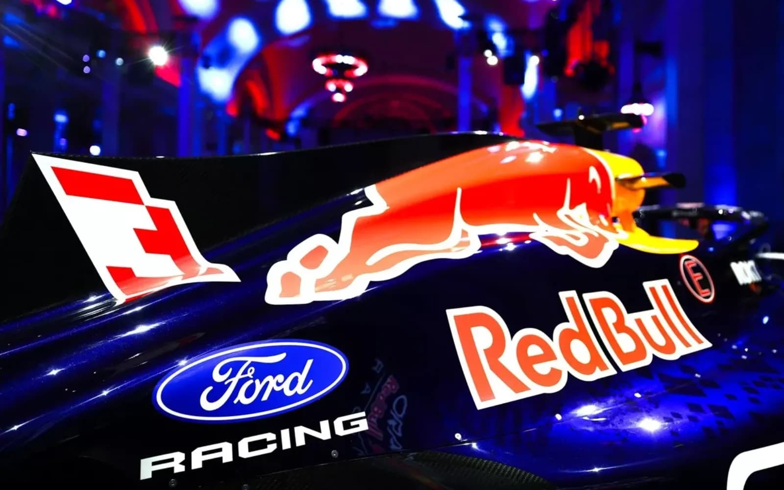 F1: Γιατί η Ford είναι υπέρ της επιστροφής των V8