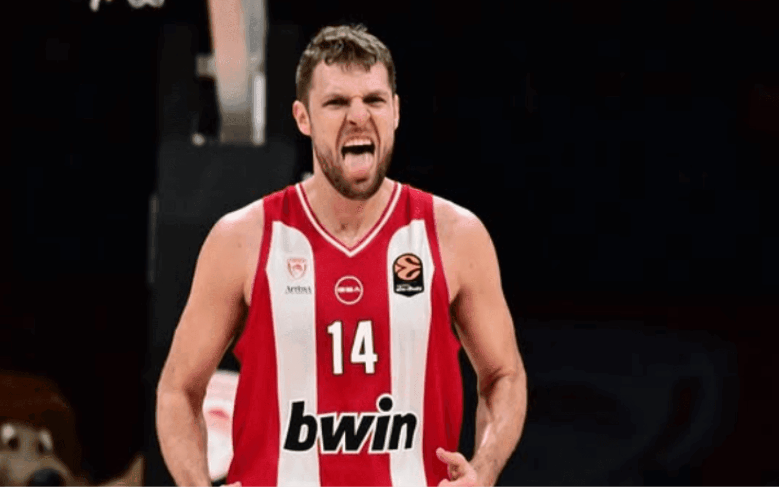 Βεζένκοφ : MVP... MVP, «το μόνο που με νοιάζει όταν ακούω PIR είναι… PIRAEUS»