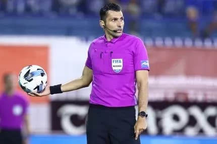 Stoiximan Super League: Αυτοί είναι οι διαιτητές της τελευταίας αγωνιστικής της regular season, ποιοι σφυρίζουν ΠΑΟΚ, Ολυμπιακό, ΑΕΚ και Παναθηναϊκό